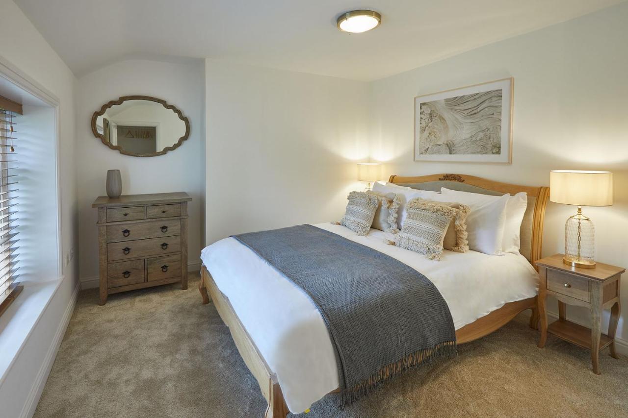 Host & - Dunsley Chapel Holiday home *
